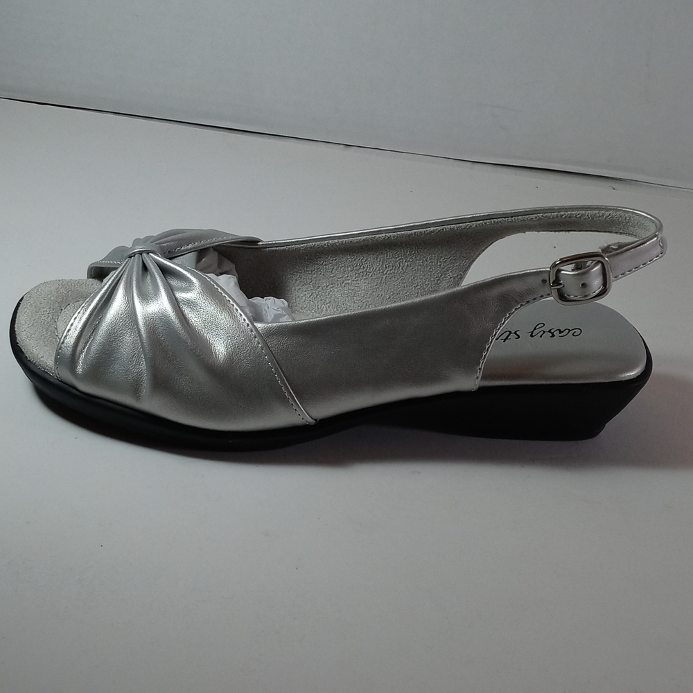 Sandal - Picture 3 of 6